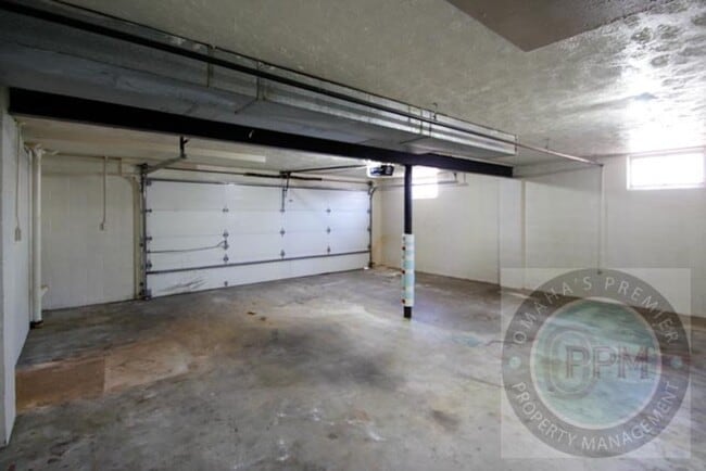 Building Photo - Charming 6 Bed 2 Bath Home Near the Offutt