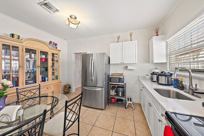 Building Photo - 4710 Garden Ave