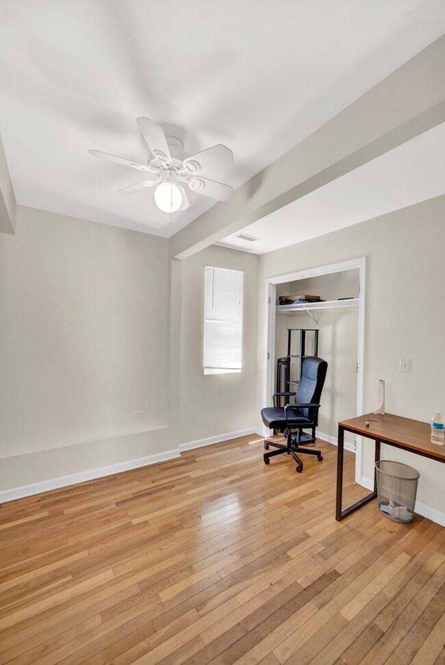 Building Photo - 919 Foster St