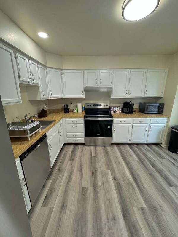 Building Photo - 10946 Rampart Way