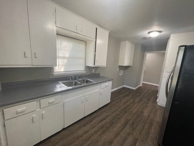 Building Photo - Home for Rent