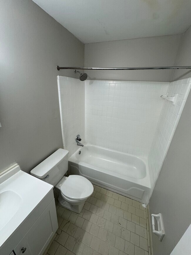Building Photo - 7242 Rose Trail Dr