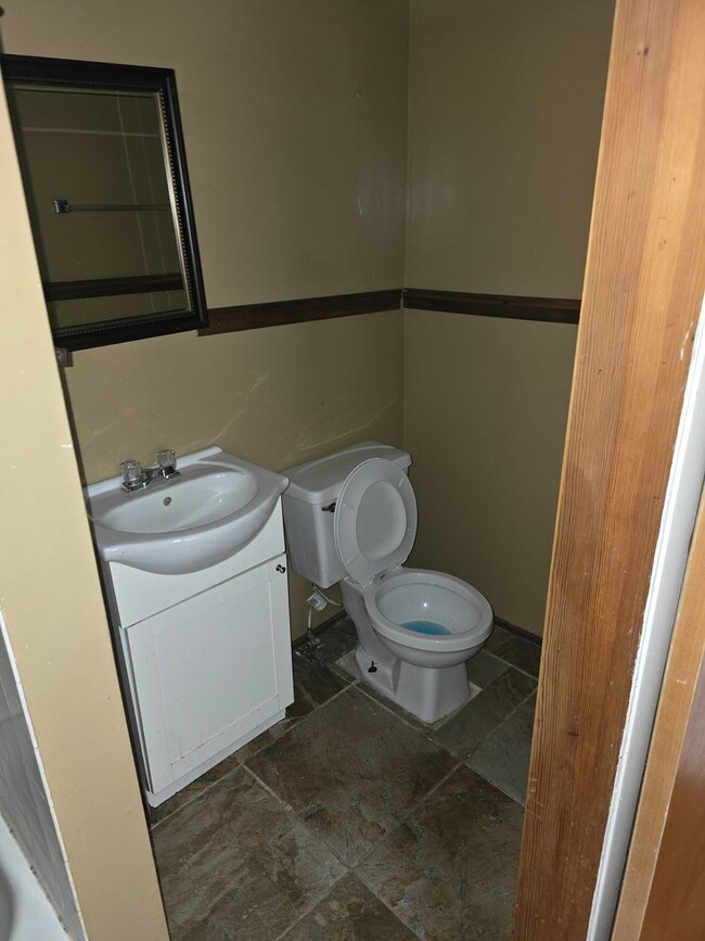 Building Photo - 3 Bedroom 2 Bathroom for $1350.00