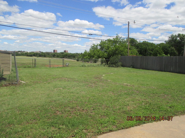 Building Photo - Dog Friendly!!!