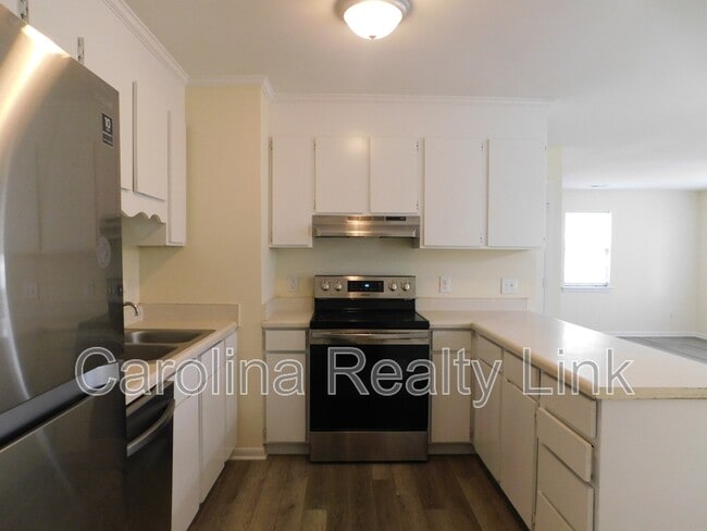 Building Photo - 416 E 19th St