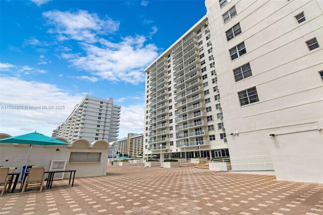 Building Photo - 5701 Collins Ave