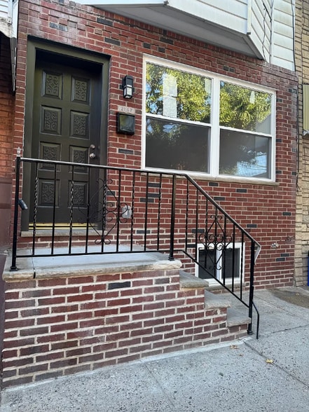 Building Photo - 2147 S 22nd St