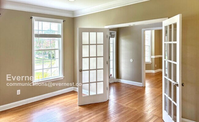 Building Photo - 100 Paxford Ct