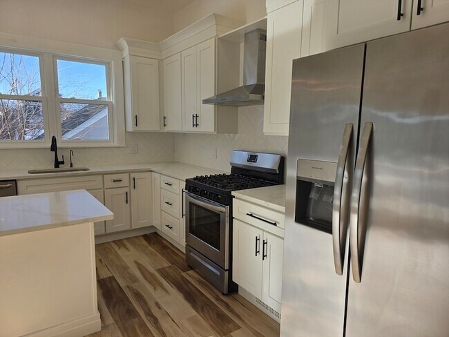 Building Photo - 84 Dudley St