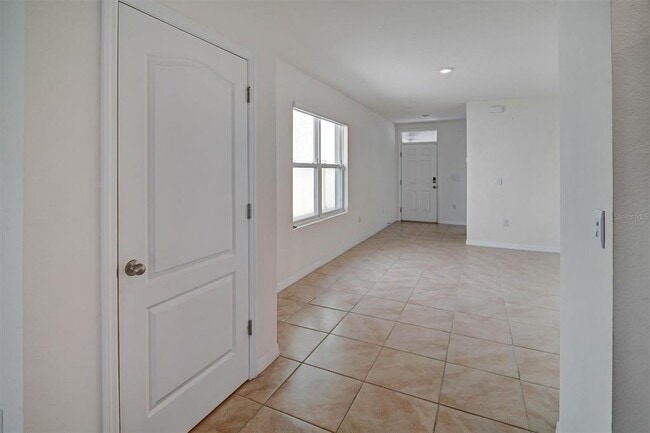 Building Photo - 2321 Tay Wes Dr