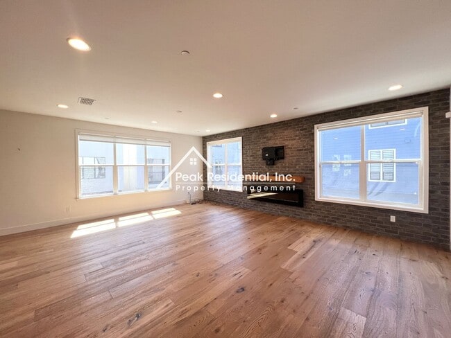 Building Photo - Elevated Luxury Living in This Updated 3BD/3.5BA Downtown Home with Private Rooftop