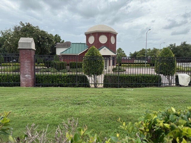 Building Photo - 6022 Mettler Ln