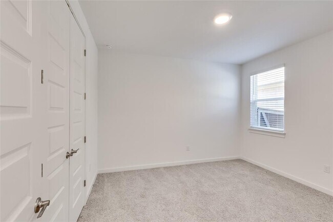 Building Photo - 2321 Bravo Pass