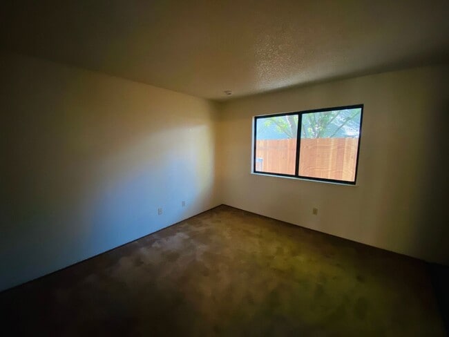 Building Photo - Well Maintained, Large Corner Lot