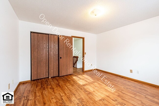 Building Photo - 5215/5217 Vermont Lane