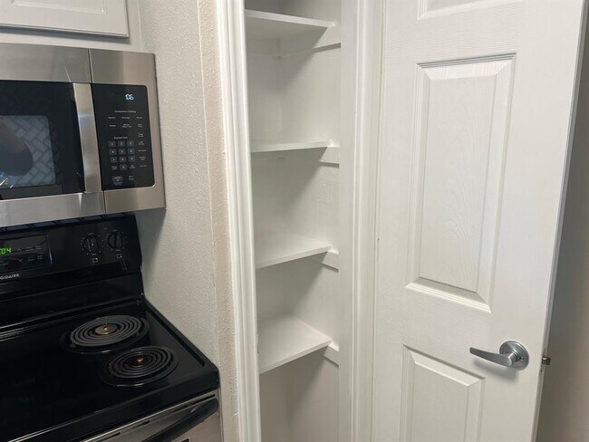 Building Photo - 5550 N Braeswood Blvd