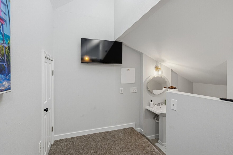 Building Photo - 359 Billfish Ave