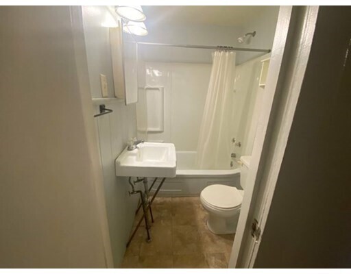 Building Photo - 161-163 Washington St