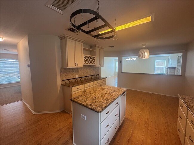 Building Photo - 3816 Eagles Nest St