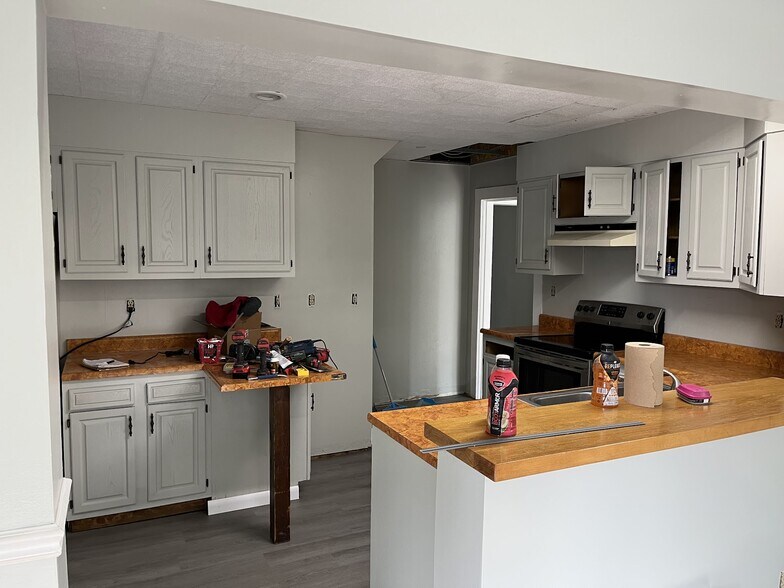 Building Photo - 55 S Main St