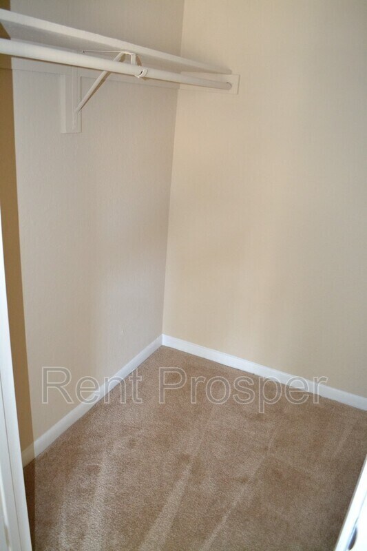 Building Photo - 4401 Thornbriar Ln