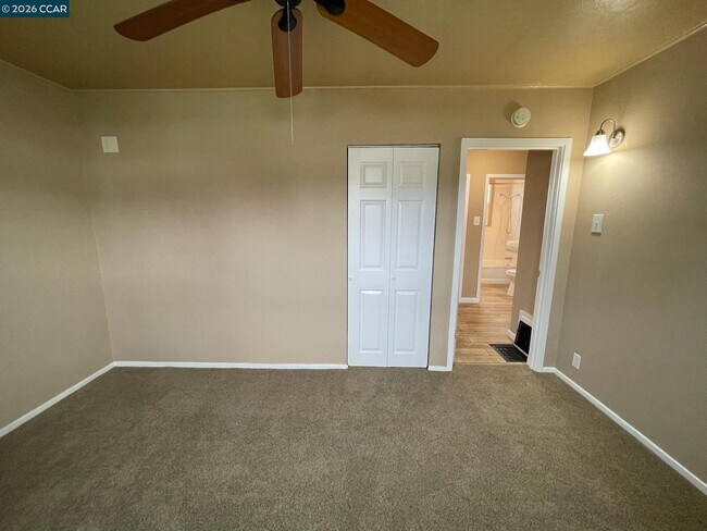 Building Photo - 25 Baldwin St