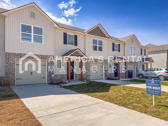 Building Photo - Escape to Lakeside Living in Lincoln! View with 48 Hours Notice!