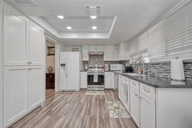 Building Photo - 11618 Corona Ln