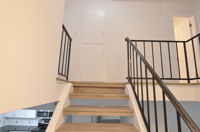 Building Photo - 2372 Triway Ln