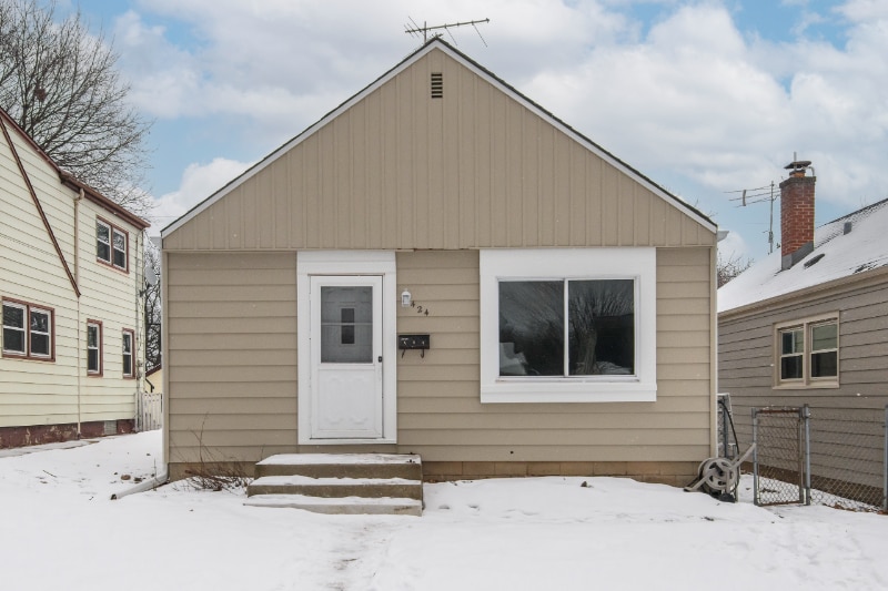 Building Photo - 424 S 66th St