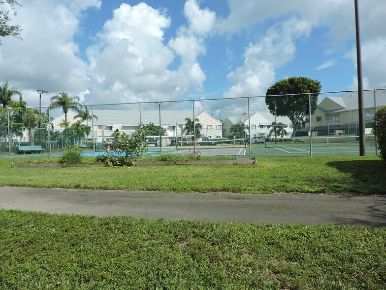 Building Photo - 6239 Riverwalk Ln