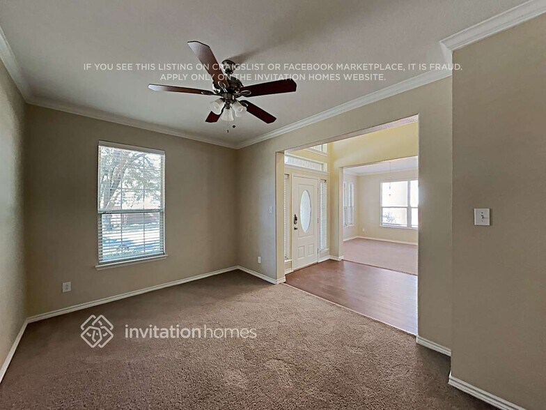 Building Photo - 2 Devon Ct