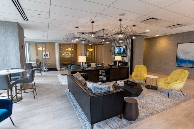 Building Photo - 323 E Wacker Dr