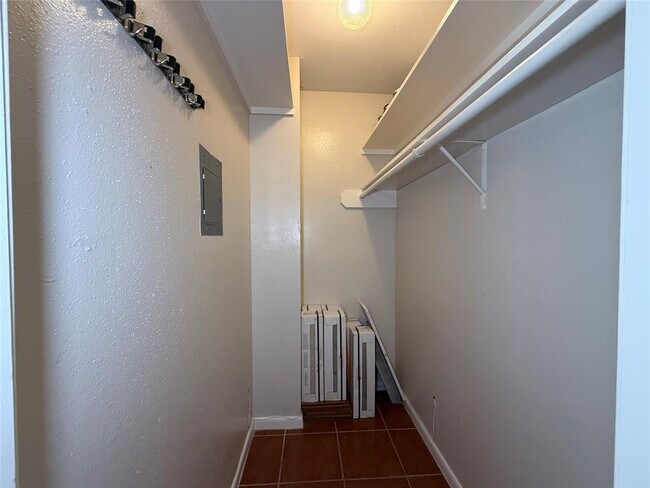 Building Photo - 2250 Bering Dr