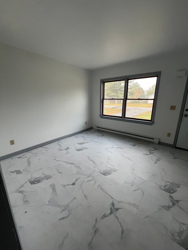 Building Photo - 30 Loughran Dr