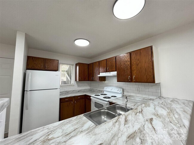 Building Photo - 1675 Eagles Pl