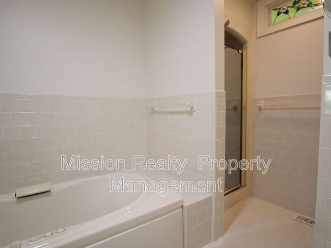 Building Photo - 7580 Rockfalls Dr