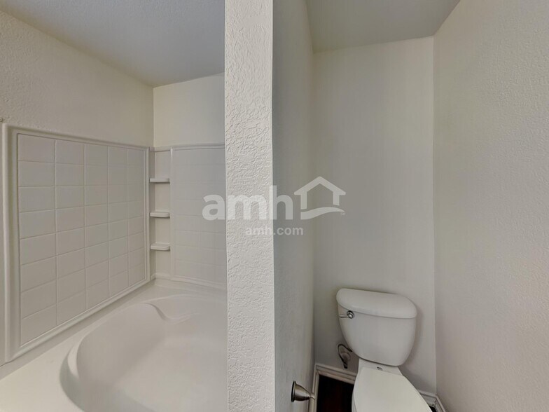 Building Photo - 9315 Juniper Spring