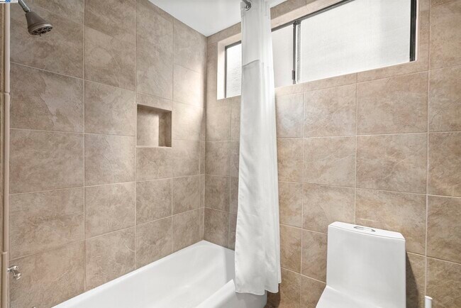 Building Photo - 6425 Zinn Dr