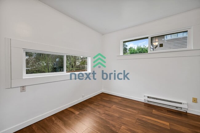 Building Photo - 3 BED & 2 BATH SINGLE FAMILY HOUSE FOR RENT