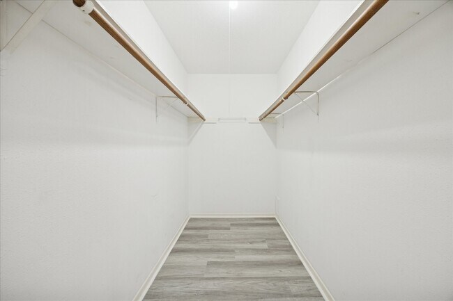 Building Photo - 16811 Forthloch Ct