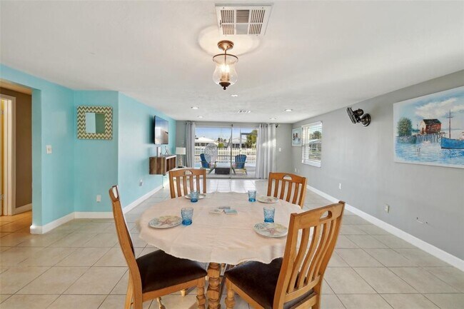 Building Photo - 5102 Blue Heron Dr