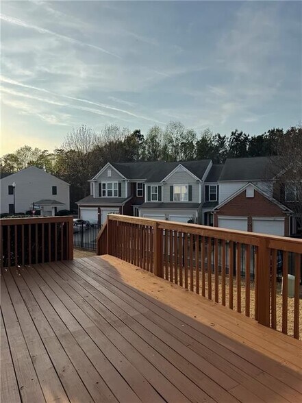 Building Photo - 160 Finchley Dr