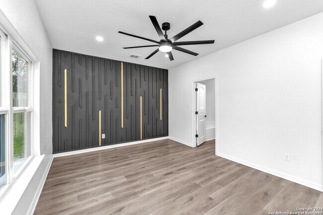 Building Photo - 8030 Bluewater Cove