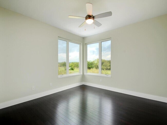 Building Photo - 2612 W 12th St