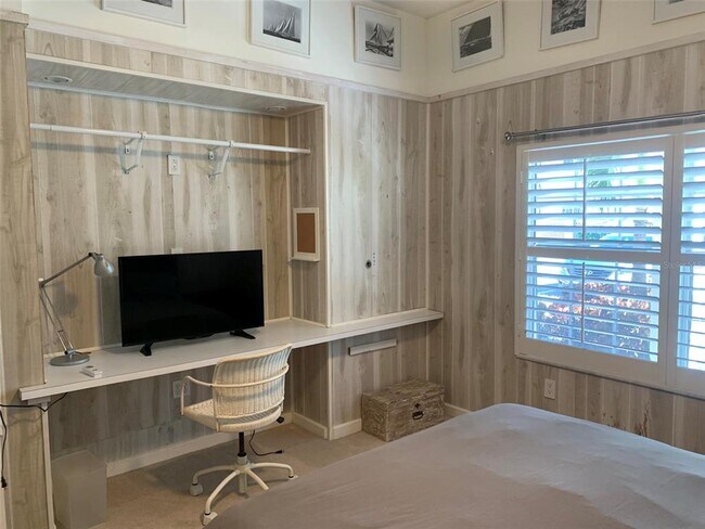 Building Photo - 3605 54th Dr W