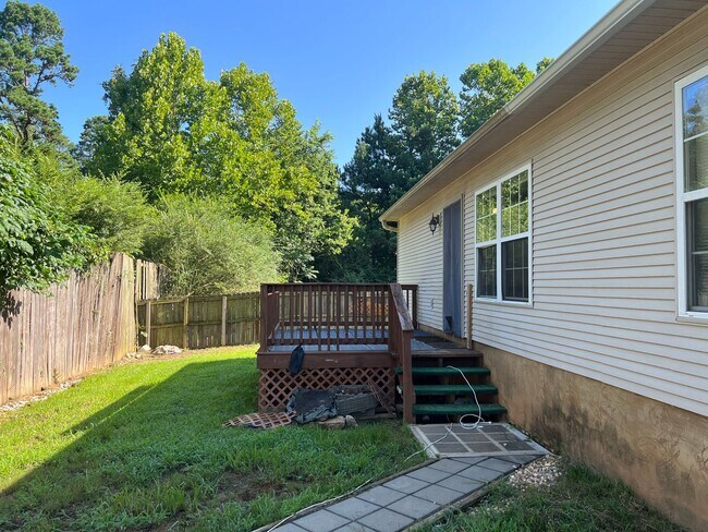 Building Photo - 329 Autumn Dr