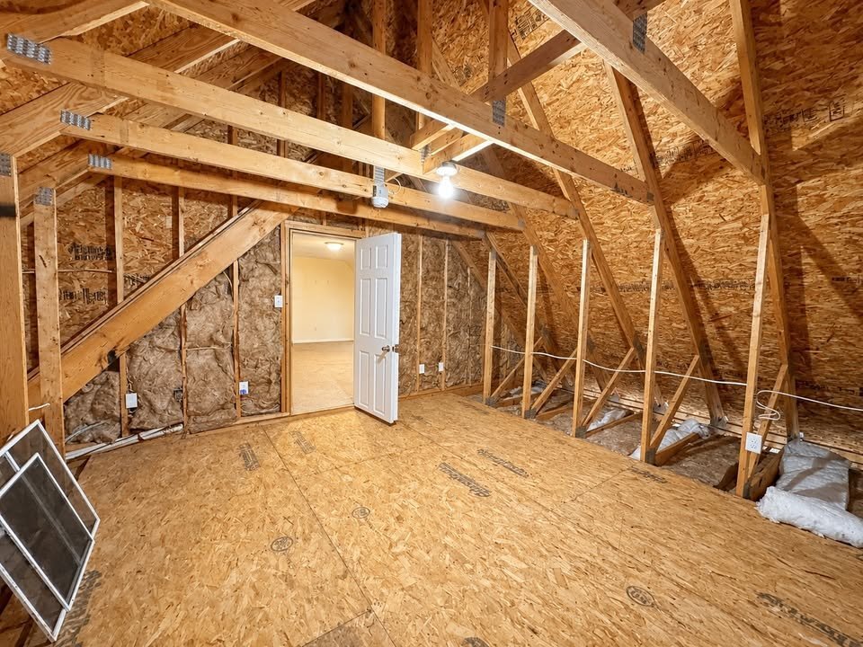 Building Photo - 8 Pebble Ln