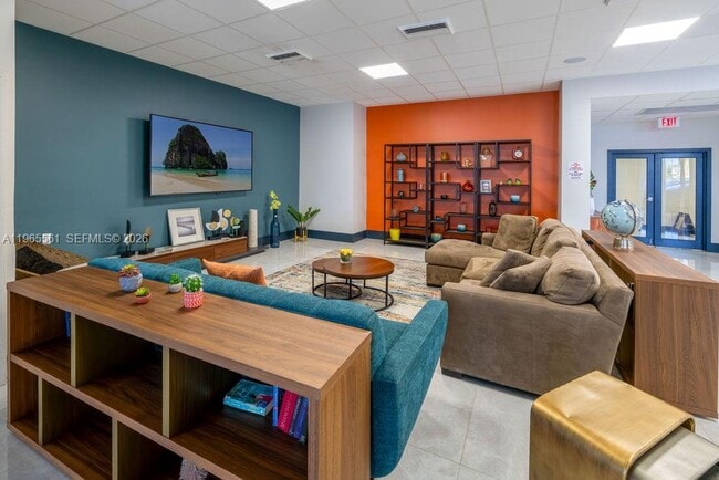 Building Photo - 3140 S Ocean Dr