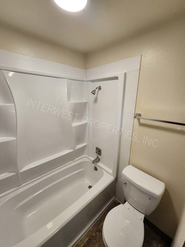 Building Photo - ***1ST MONTH'S RENT FREE PROMO***3 Bd that...